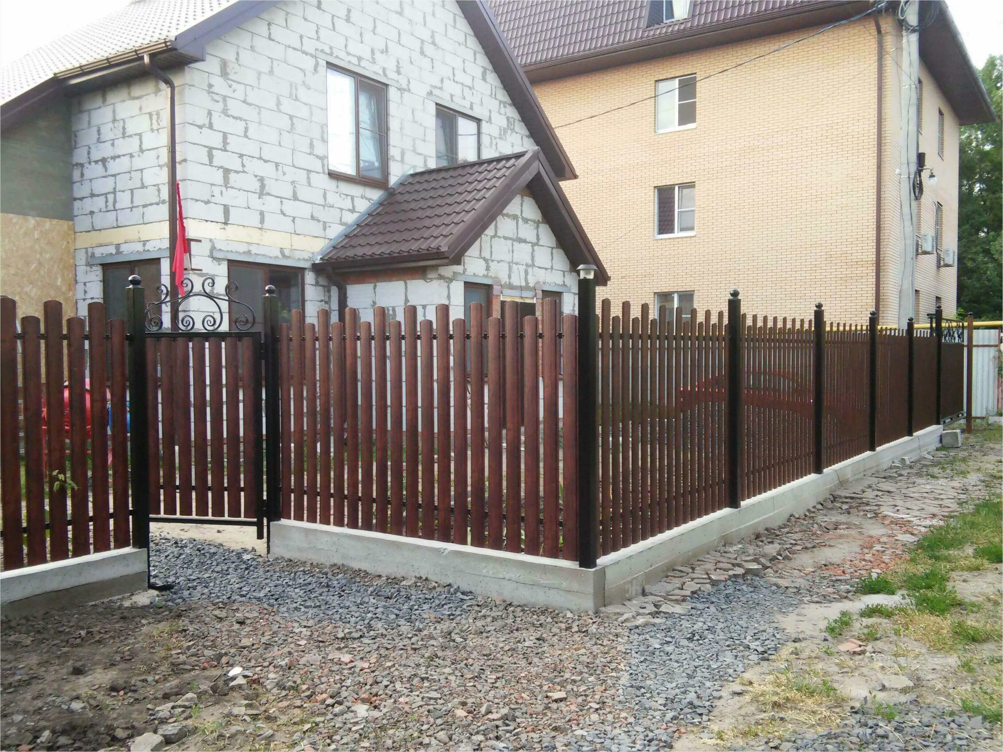 Забор из штакетника 90м фото5 в Ханты-Мансийске