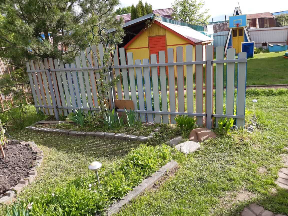 забор из разноцветного штакетника односторонний фото3 в Ханты-Мансийске