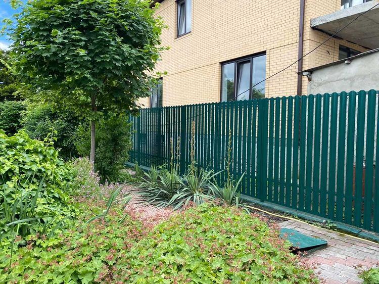 Забор из штакетника 60м Зеленый Мох фото1 в Ханты-Мансийске