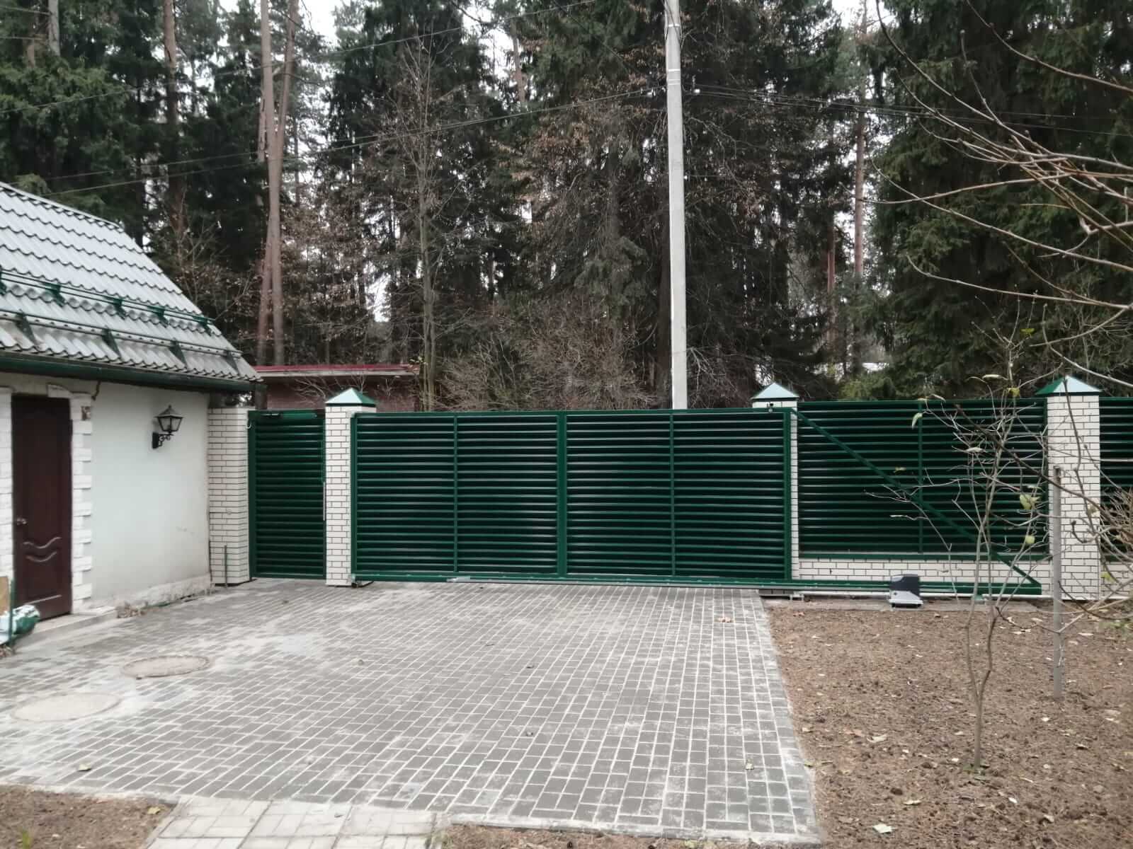Забор-жалюзи с ламелями ЭКО-Z Зеленый Мох фото2 в Ханты-Мансийске