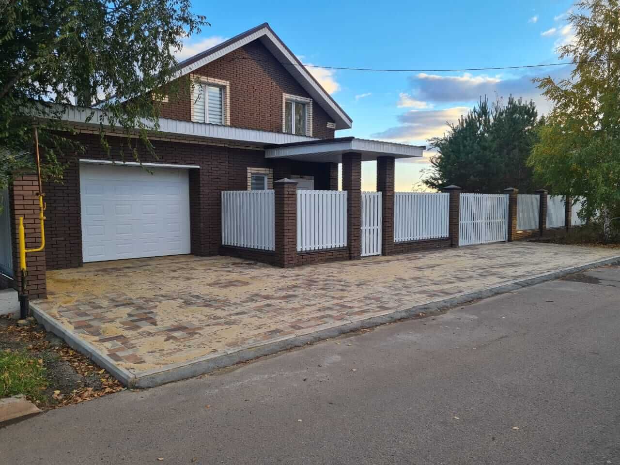 Забор из полукруглого штакетника 33м RAL9003 Белый фото 3 в Ханты-Мансийске