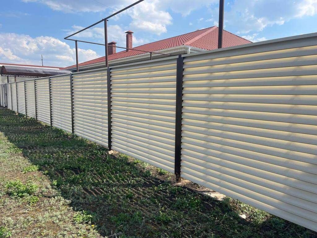 Забор из ламелей Еврожалюзи 25м RAL1015/1015 Слоновая Кость двусторонний фото 2 в Ханты-Мансийске