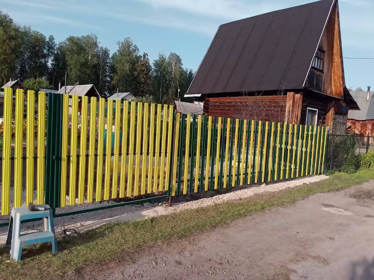 Забор из евроштакетника 13м RAL1018 Желтый фото 3 в Ханты-Мансийске