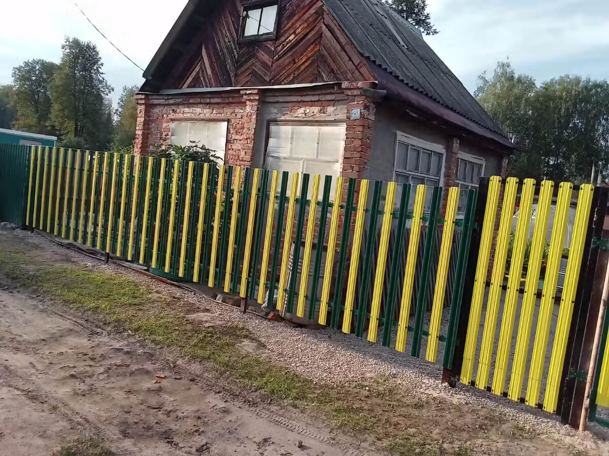 Забор из евроштакетника 13м RAL1018 Желтый фото 1 в Ханты-Мансийске