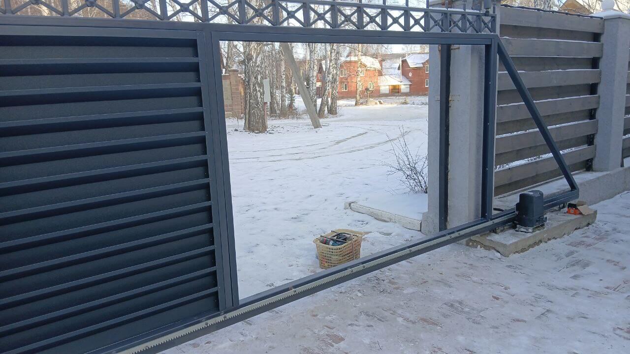 Входная группа из ламелей Хай-Тек RAL7024/7024 Серый Графит двусторонний МАТТЕ фото 10 в Ханты-Мансийске