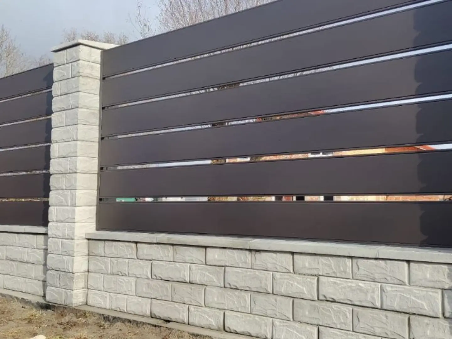 Забор-ранчо из металлопланкена 32м RAL8019 Темный Шоколад МАТТЕ фото 3 в Ханты-Мансийске