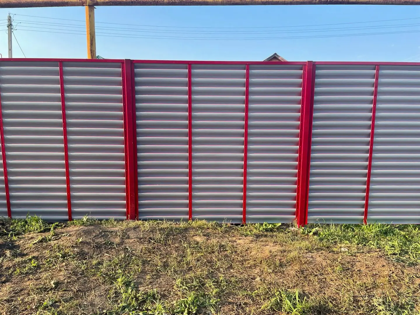 Забор-жалюзи из ламелей Еврожалюзи 24м RAL3003 Рубин фото 5 в Ханты-Мансийске